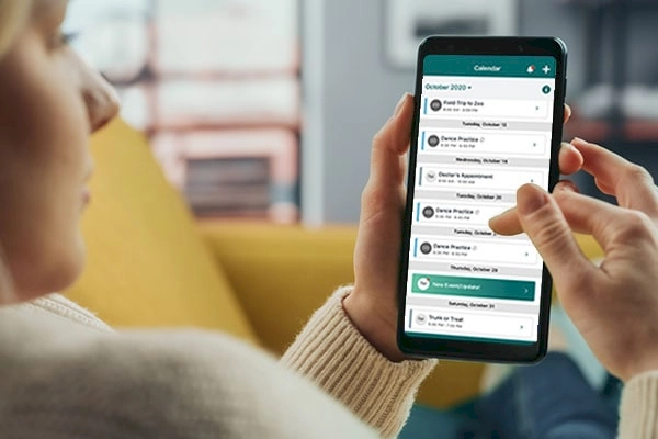 Parent using talkingparents app